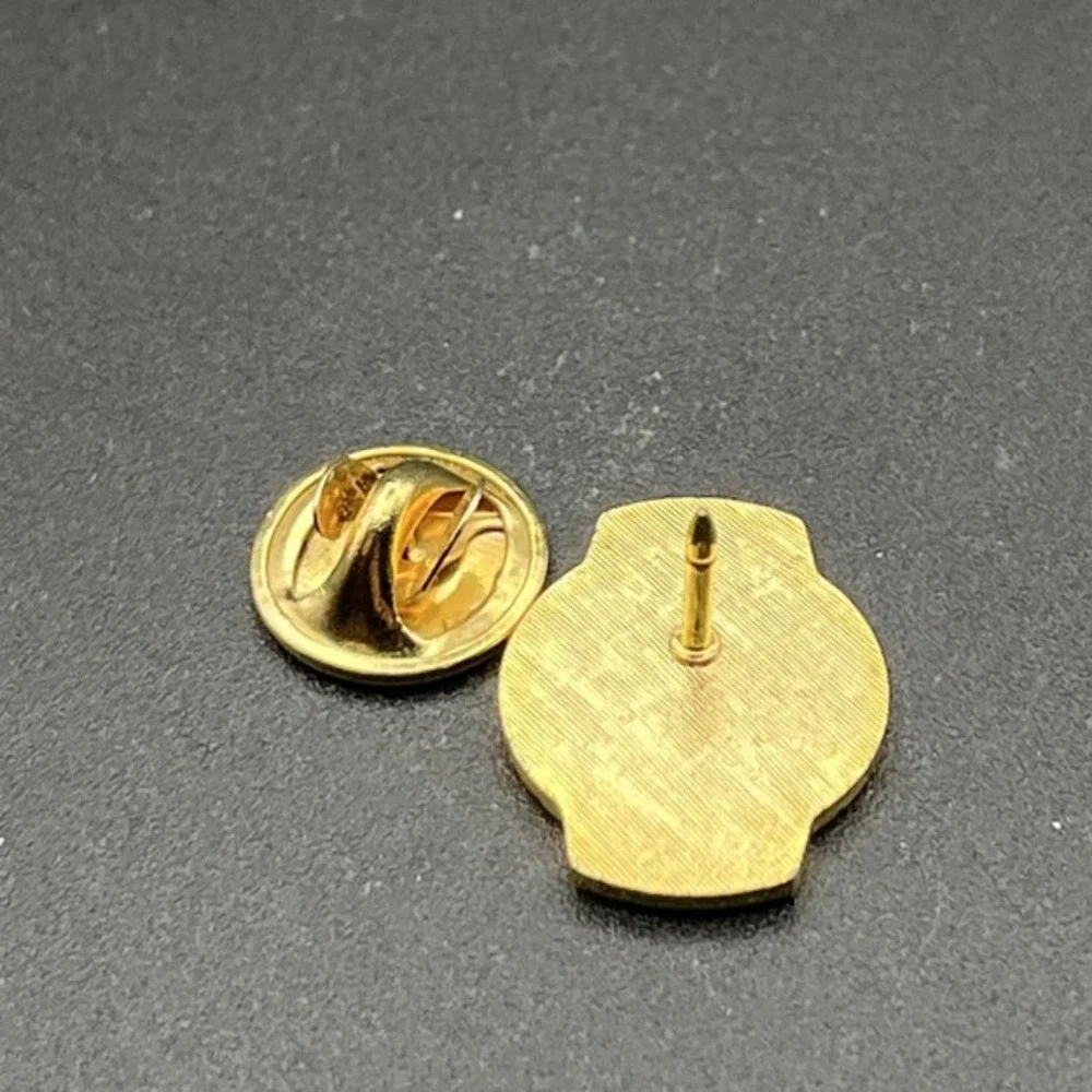 NRA National Rifle Association Of America Life Member Gold Tone Lapel Hat Pin‎
